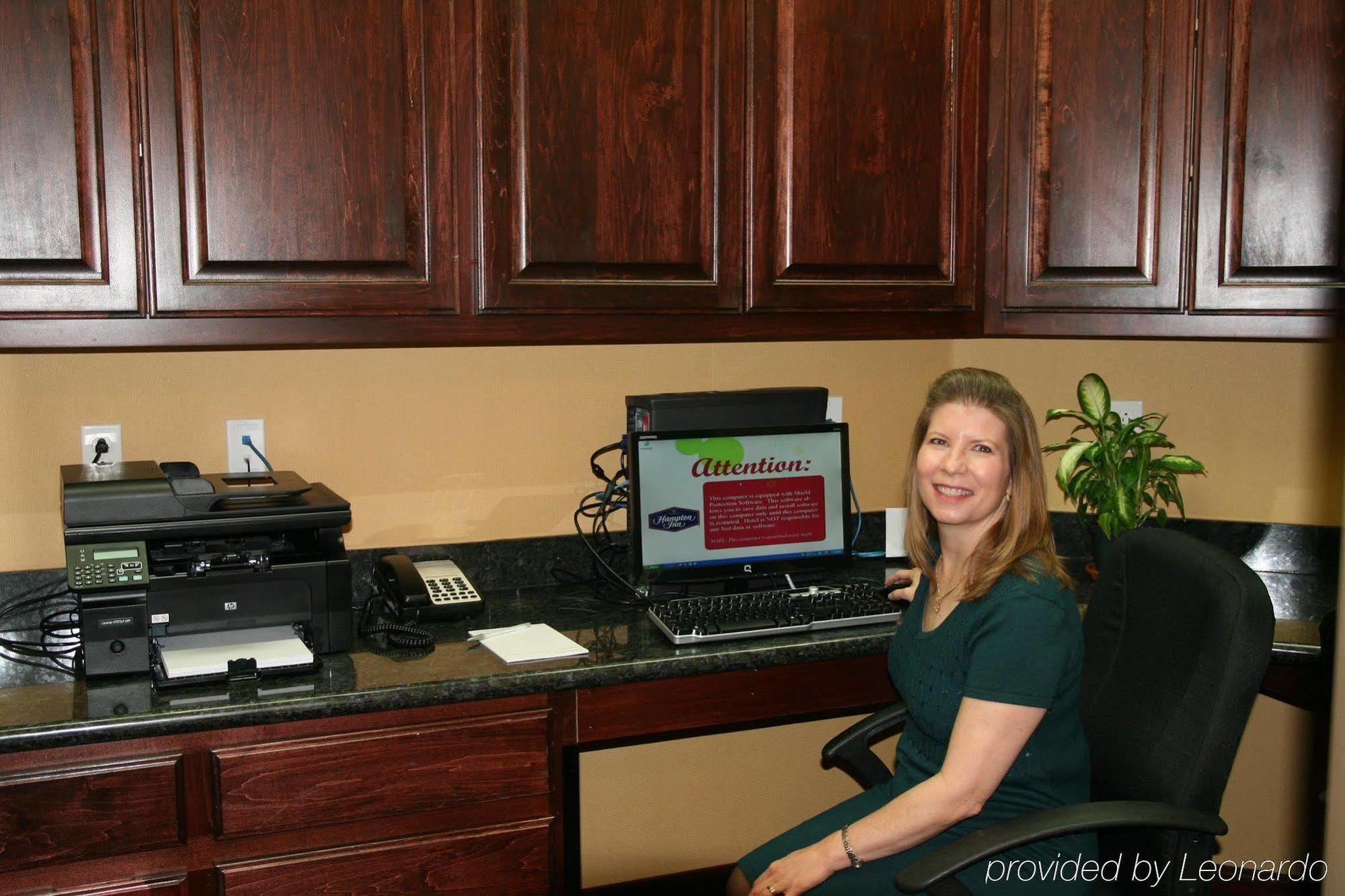 Hampton Inn & Suites Bastrop Instalações foto